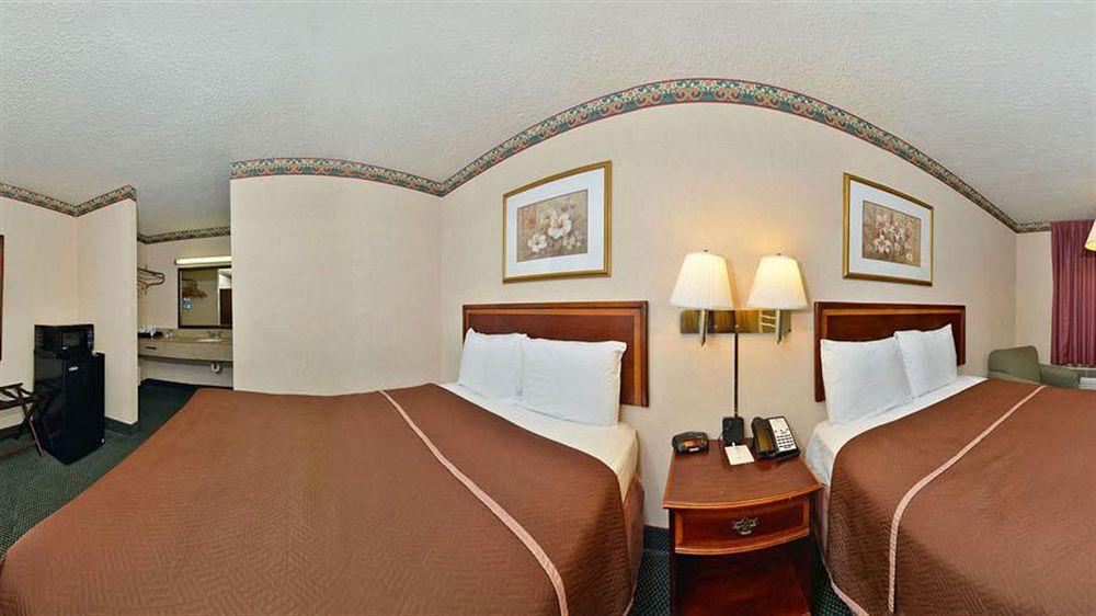 Americas Best Value Inn - Fredericksburg North Buitenkant foto