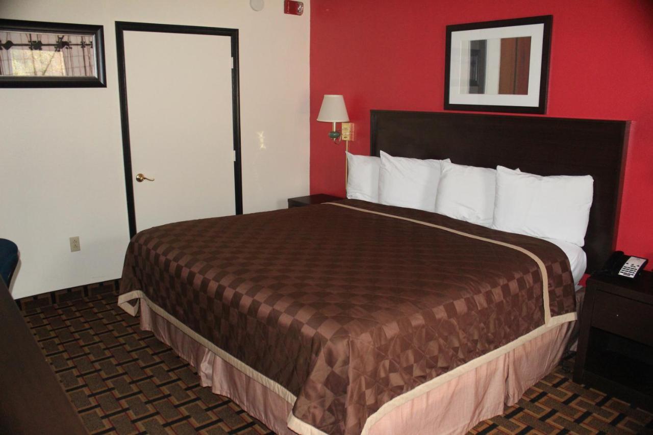 Americas Best Value Inn - Fredericksburg North Buitenkant foto