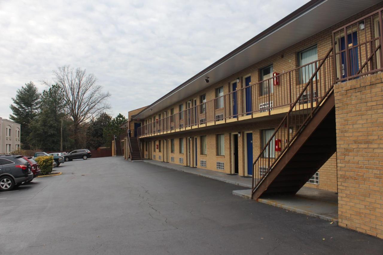 Americas Best Value Inn - Fredericksburg North Buitenkant foto