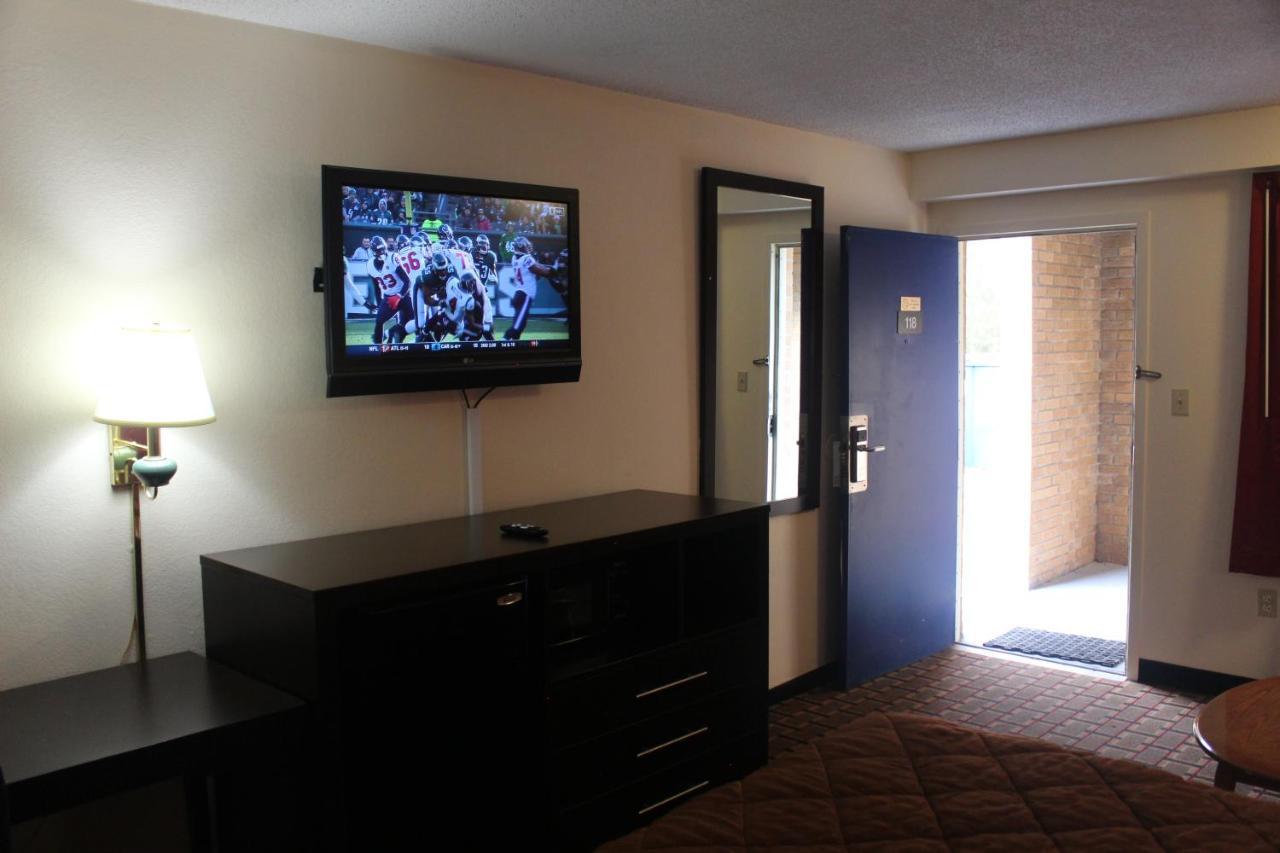 Americas Best Value Inn - Fredericksburg North Buitenkant foto