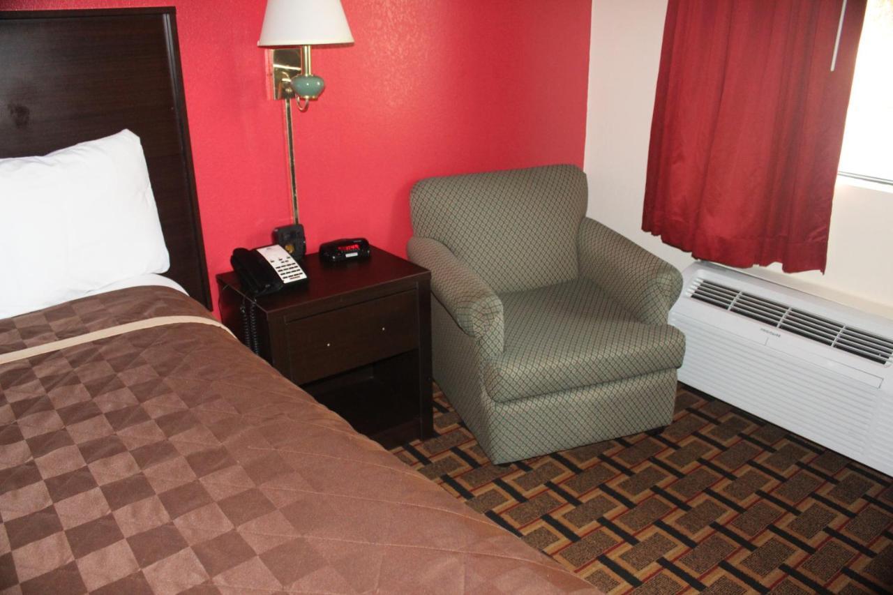 Americas Best Value Inn - Fredericksburg North Buitenkant foto